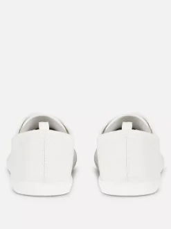 Płócienne niezbędne buty sportowe ze sznurowadłami