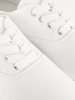 Płócienne niezbędne buty sportowe ze sznurowadłami