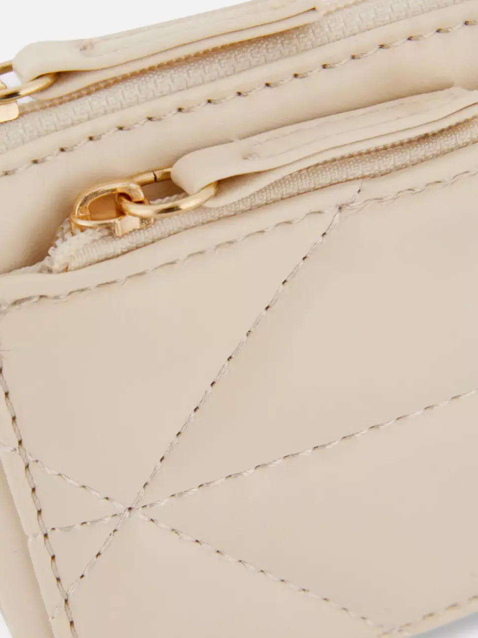 Pikowana portmonetka z inicjałem