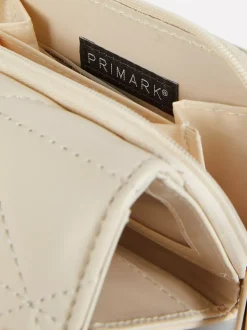 Pikowana portmonetka z inicjałem