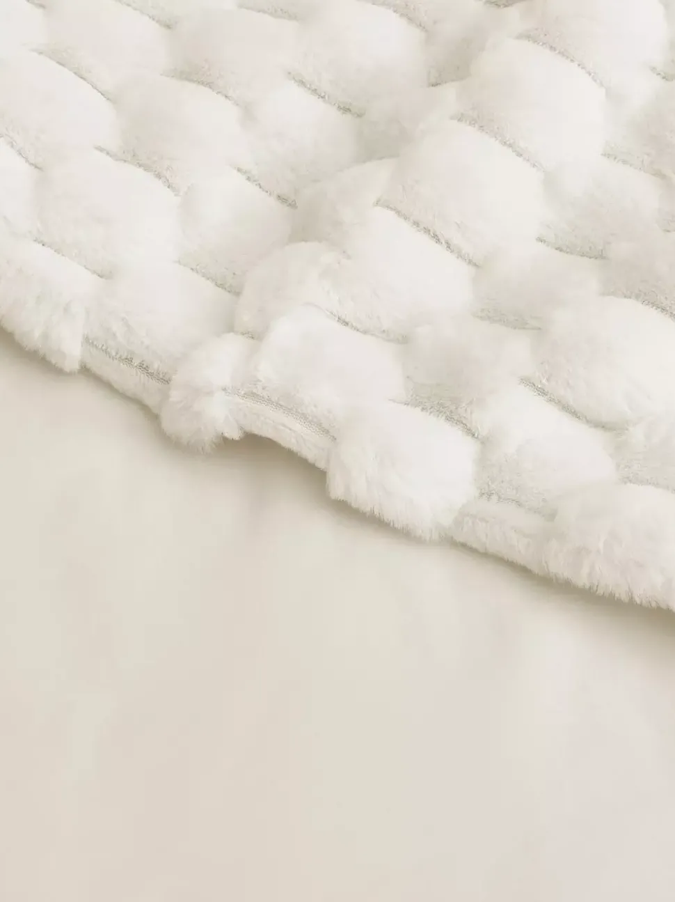 Pościel w rozmiarze king o fakturze plastra miodu