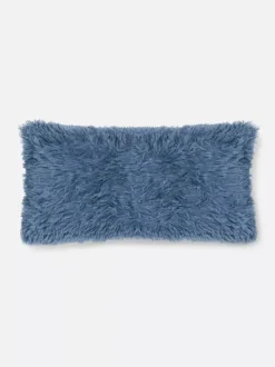 Podłużna poduszka ze sztucznego futra