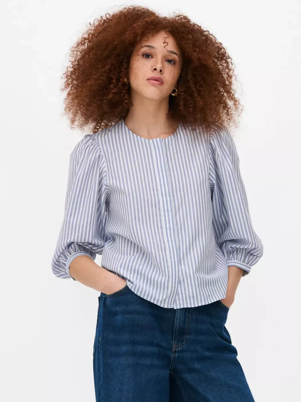 Popelinowa bluzka z bufiastymi rękawami