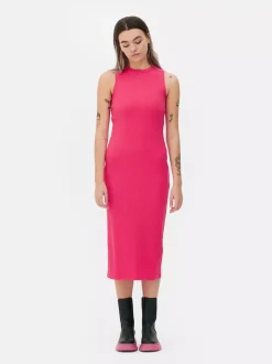 Prążkowana sukienka midi o fasonie bokserki