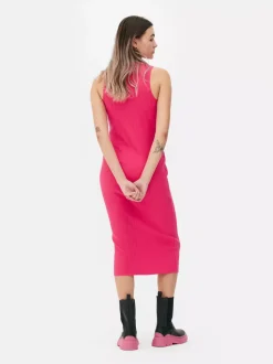 Prążkowana sukienka midi o fasonie bokserki