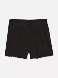 Prążkowane szorty z muszelkowym wykończeniem