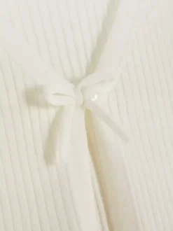 Prążkowany kardigan z wiązaniem z przodu