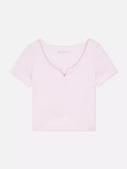 Prążkowany T-shirt typu henley