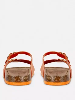 Profilowane sandały z podwójnym paskiem