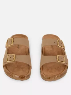 Profilowane sandały z podwójnym paskiem