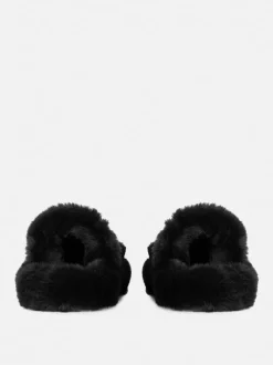 Puszyste kapcie z dwoma paskami