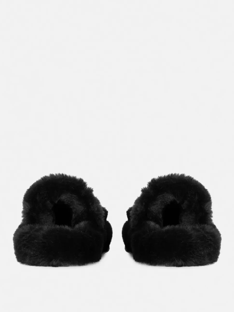 Puszyste kapcie z dwoma paskami