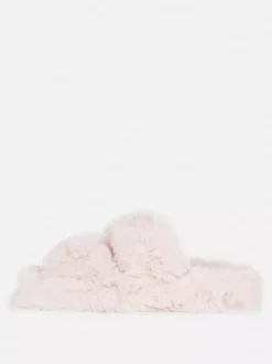 Puszyste kapcie z dwoma paskami