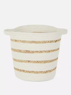 Średni pleciony kosz do przechowywania w paski