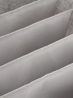 Średniej wielkości organizer na ubrania