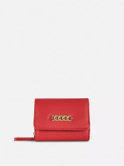 Średniej wielkości portmonetka z łańcuszkiem