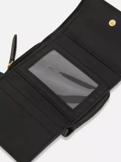 Średniej wielkości portmonetka z łańcuszkiem