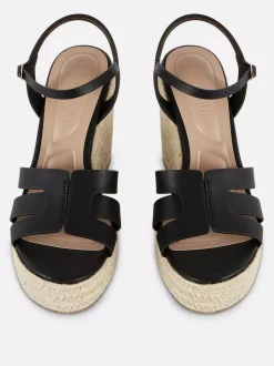 Sandały na koturnie z paskami Paula Echevarría