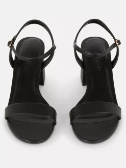 Sandały na obcasie klockowym