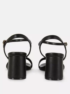 Sandały na obcasie klockowym