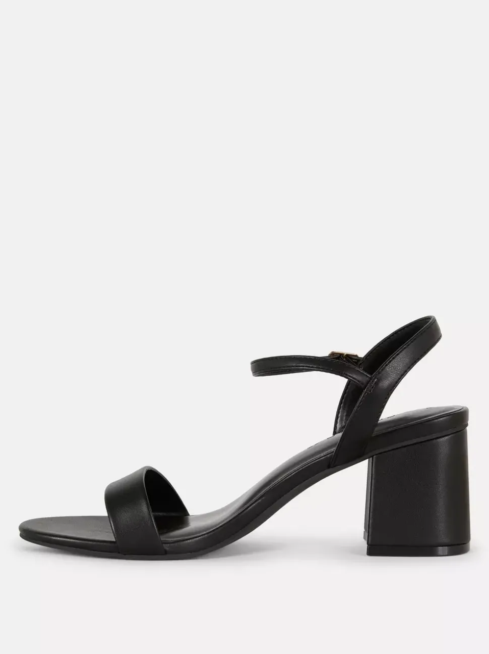 Sandały na obcasie klockowym