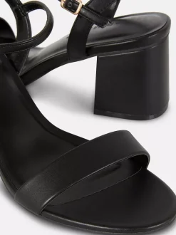 Sandały na obcasie klockowym