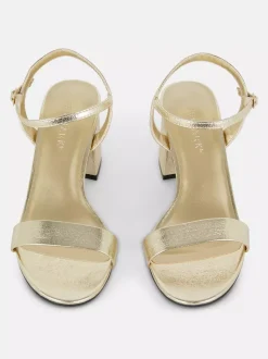 Sandały na obcasie klockowym