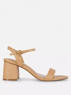Sandały na obcasie klockowym