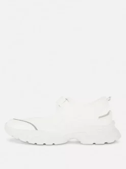 Sandały typu Mary Jane na płaskiej platformie