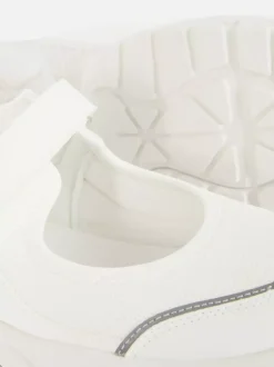 Sandały typu Mary Jane na płaskiej platformie