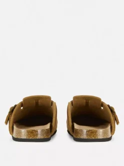 Sandały typu mule z klamrą