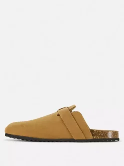 Sandały typu mule z klamrą