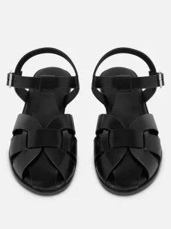 Sandały w rybackim stylu ze skrzyżowanymi paskami