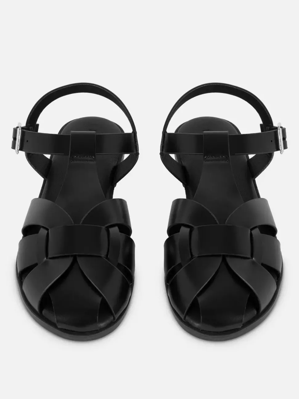 Sandały w rybackim stylu ze skrzyżowanymi paskami