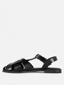 Sandały w rybackim stylu ze skrzyżowanymi paskami