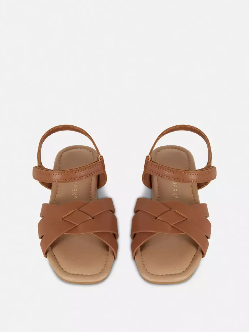 Sandały z plecionymi paskami na krzyż