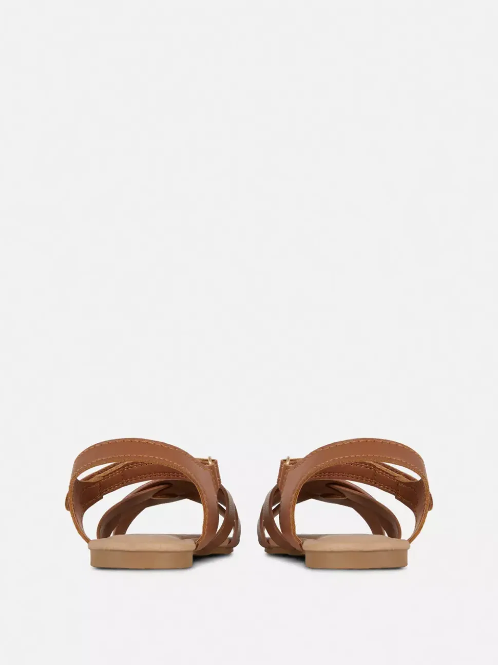 Sandały z plecionymi paskami na krzyż