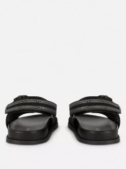 Sandały z podwójnym paskiem Paula Echevarría