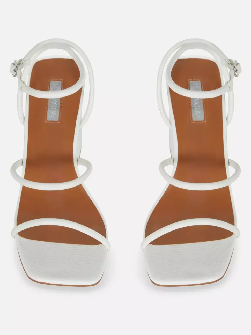 Sandały z trzema paskami na słupku