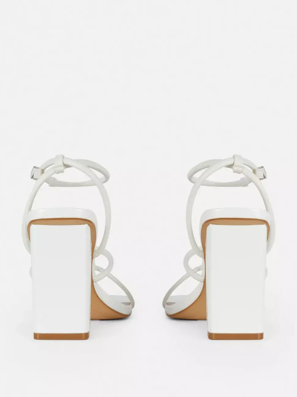 Sandały z trzema paskami na słupku