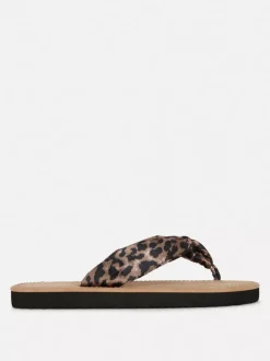 Sandały-japonki na płaskiej podeszwie