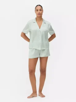 Satynowa piżama z koszulą i szortami