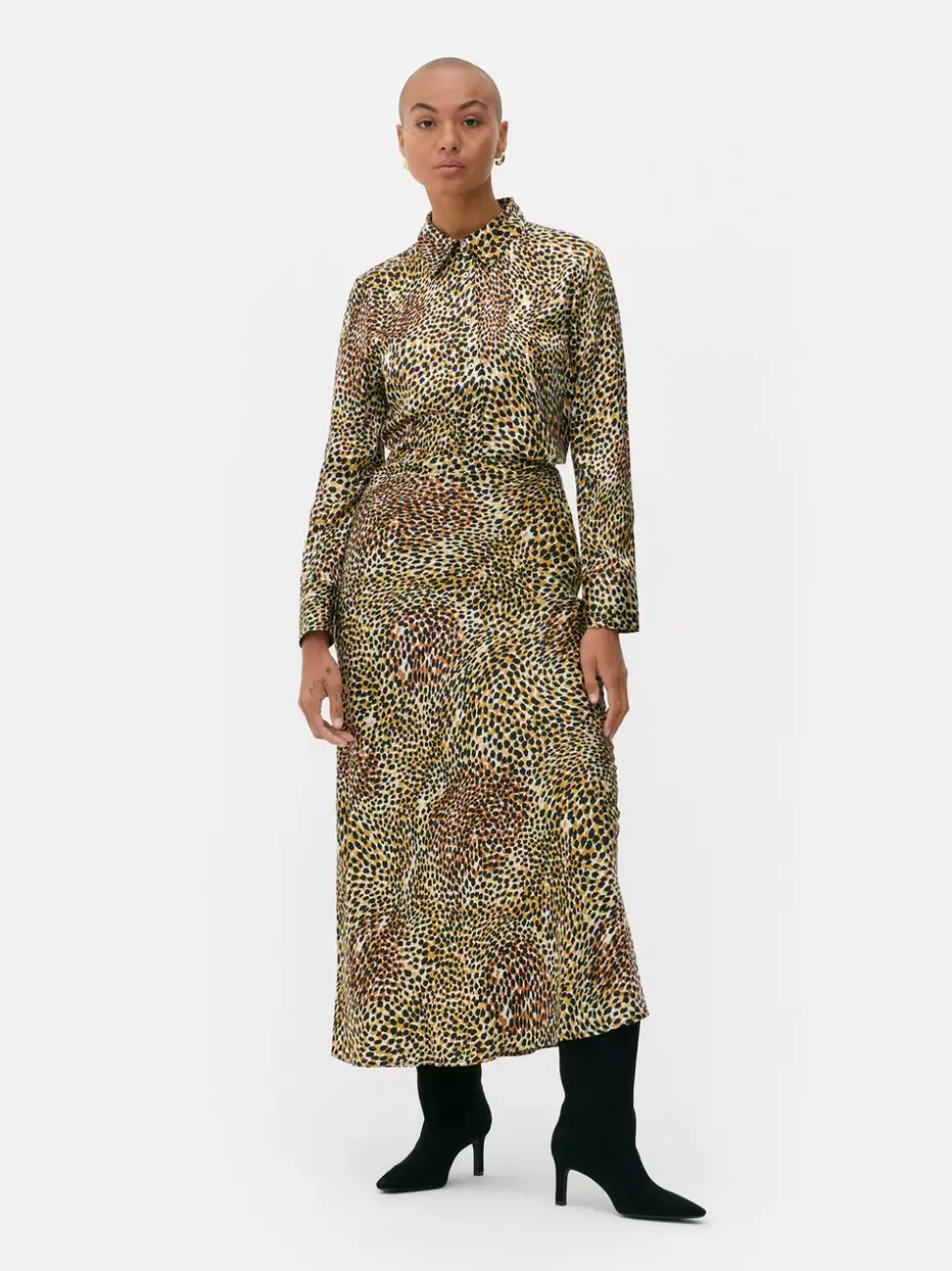 Satynowa spódnica midi z nadrukiem