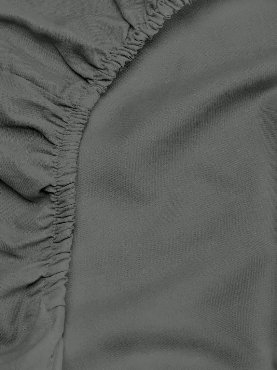 Satynowe prześcieradło z gumką na łóżko jednoosobowe