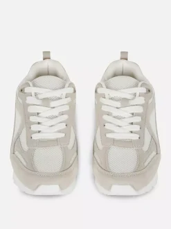 Siateczkowe buty sportowe z niską cholewką