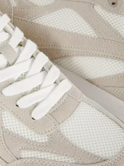 Siateczkowe buty sportowe z niską cholewką