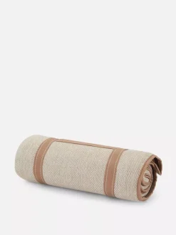 Składany koc piknikowy w jodełkę