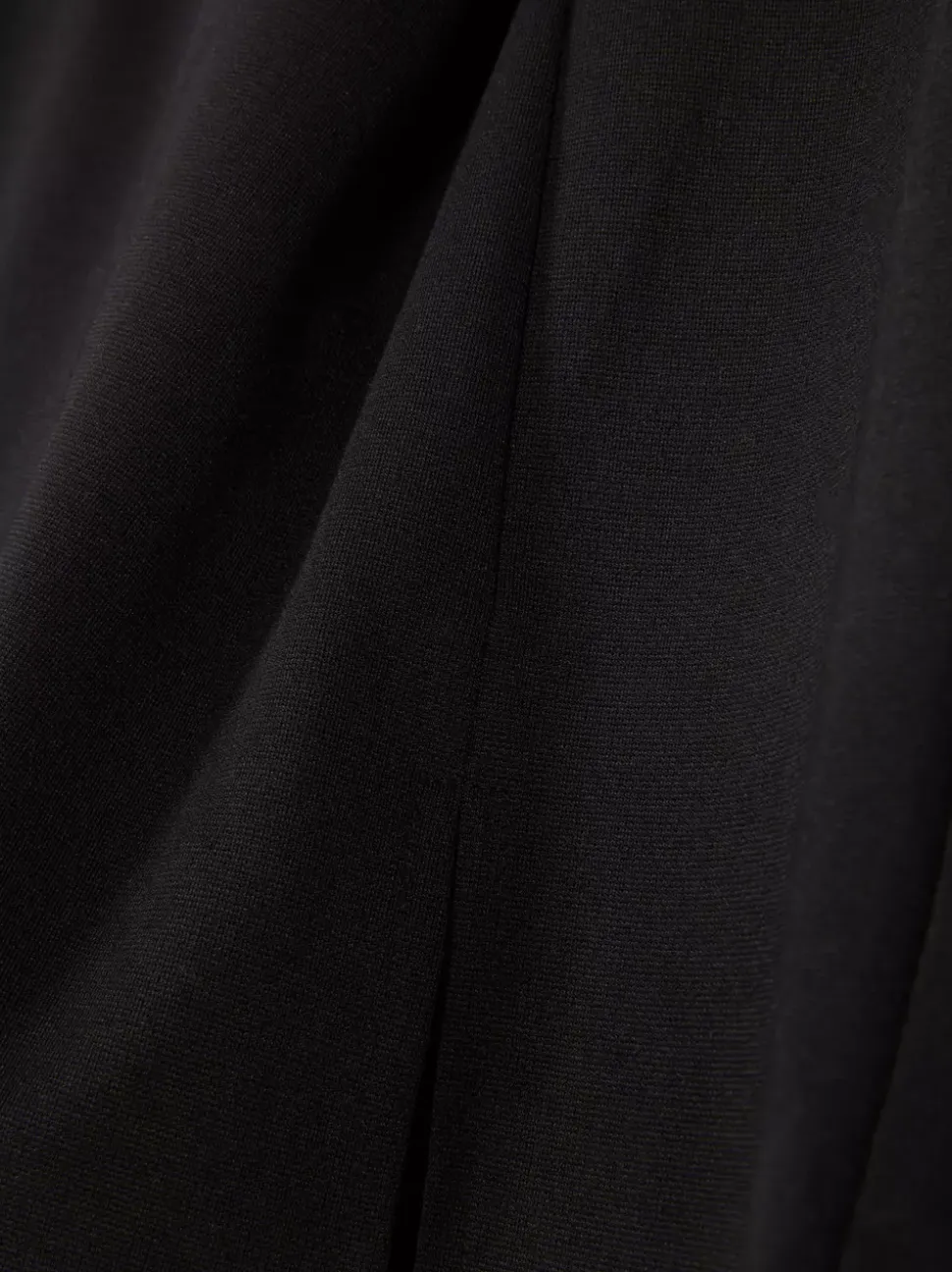 Spódnico-szorty z rozcięciem u dołu