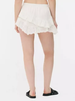Spódniczka mini z haftem
