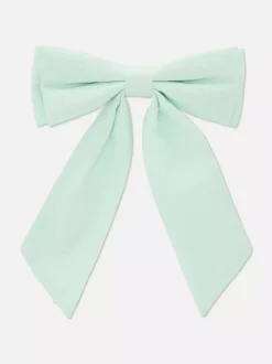 Spinka do włosów z kokardką w rozmiarze oversize